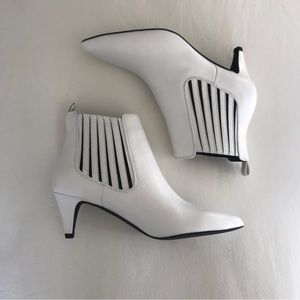 Bleeker & Bond Beatriz Leather Booties